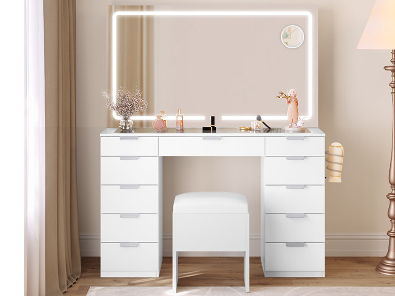 GlowVanity™ – La Coiffeuse Tout-en-Un avec Éclairage Pro et Charge Intégrée